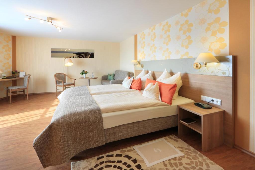 Hotel Pension Stern Bad Buchau Room photo