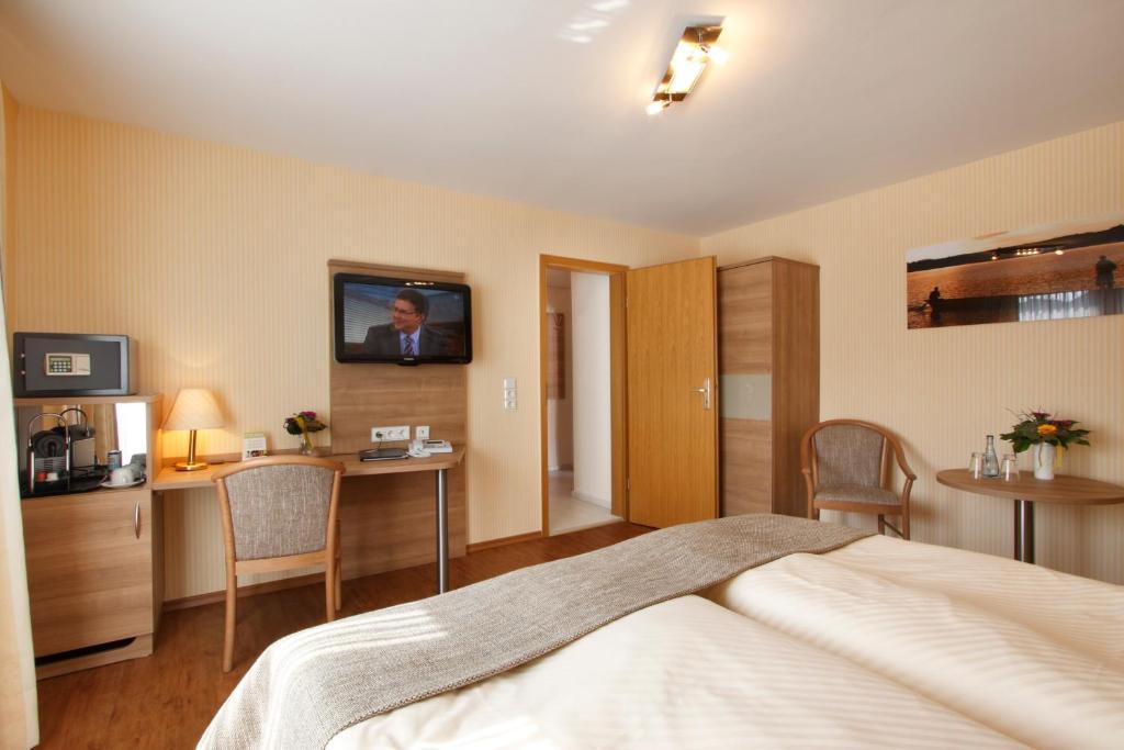 Hotel Pension Stern Bad Buchau Room photo