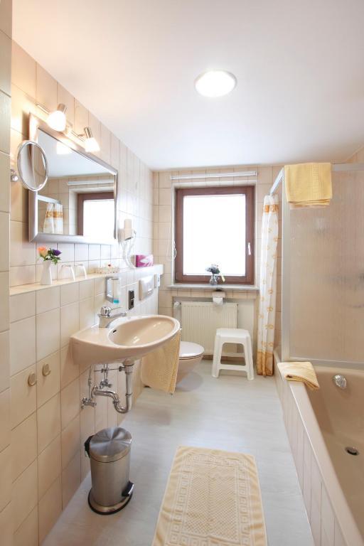 Hotel Pension Stern Bad Buchau Room photo