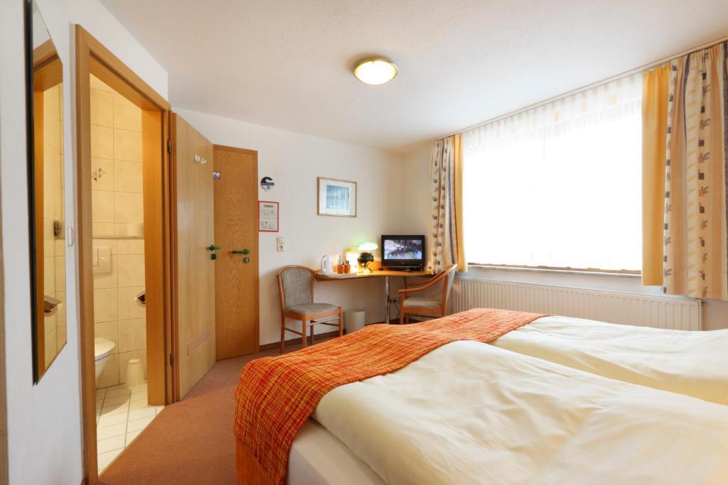 Hotel Pension Stern Bad Buchau Room photo