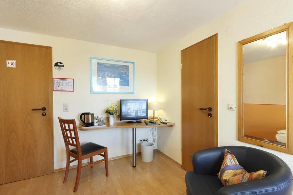 Hotel Pension Stern Bad Buchau Exterior photo
